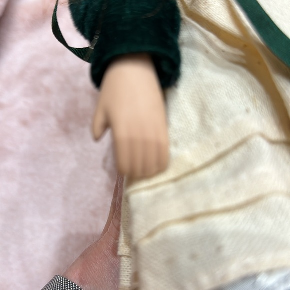 Anne of Green Gables Collectible Porcelain Doll - Picture 7 of 8